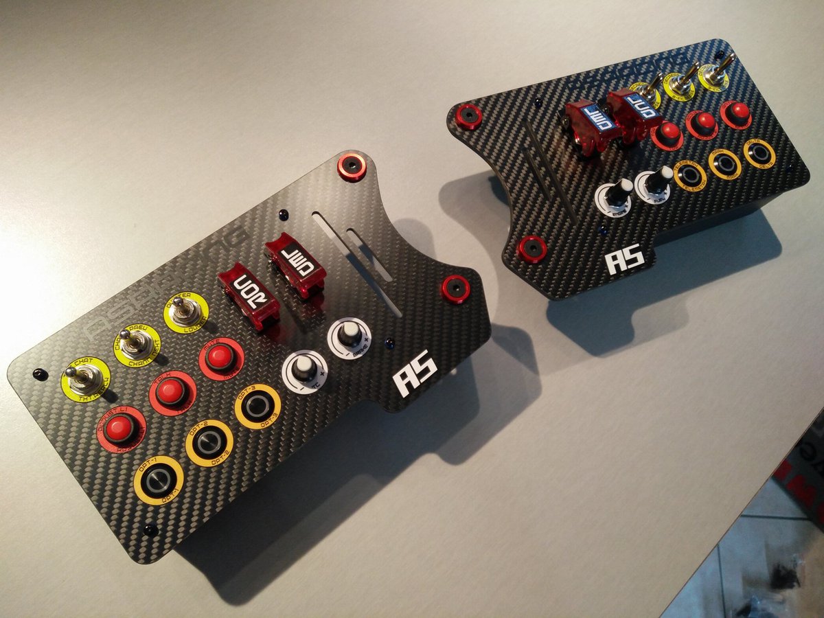 Astroxyn's tweet image. Both panels side + LCD on MiGE ! #simracing #asdesign