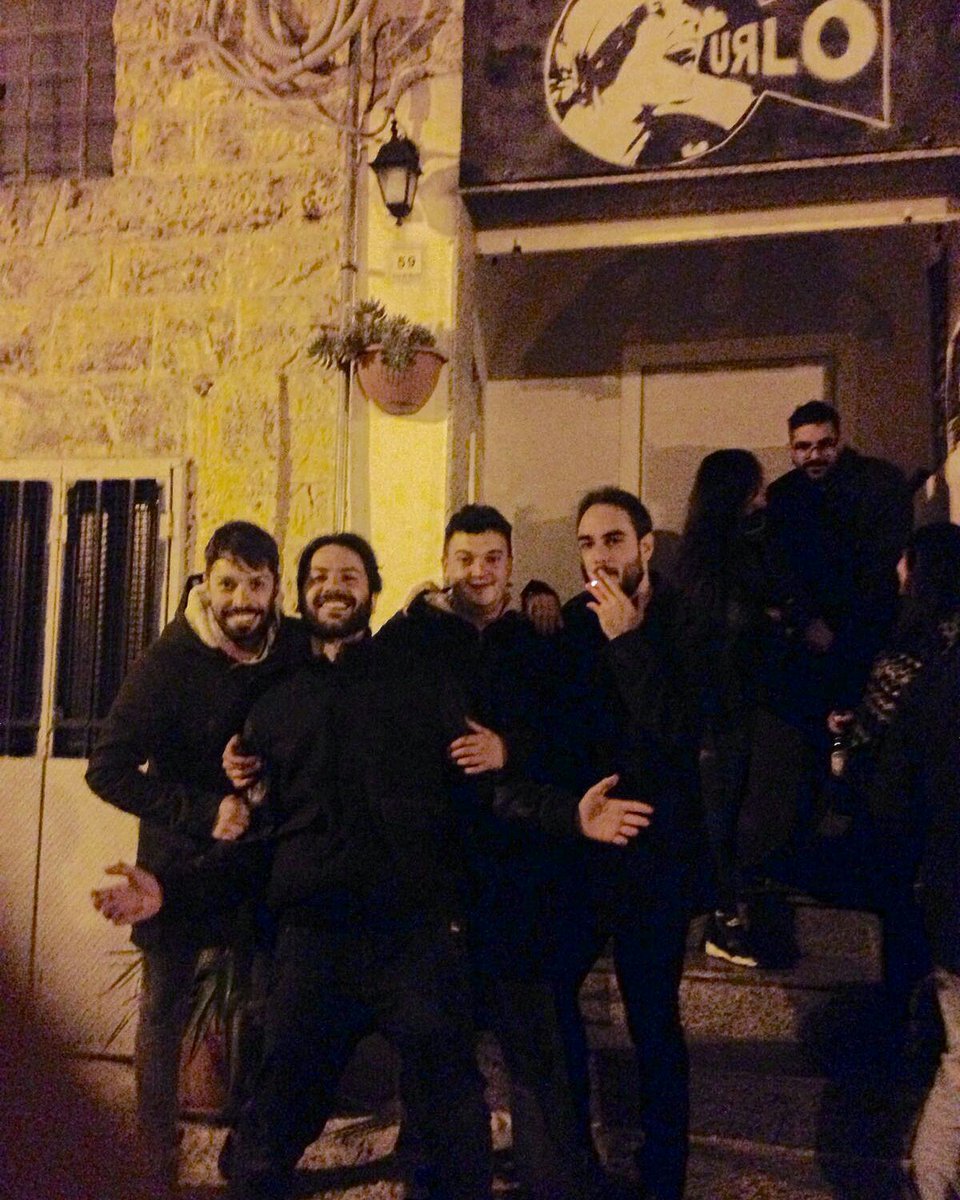HappySkeleton32's tweet photo. Happy Skeleton LIVE at Urlo
#happyskeleton #livemusic #grunge #musicislife #concert #band #friends https://t.co/gEwhdEAg70