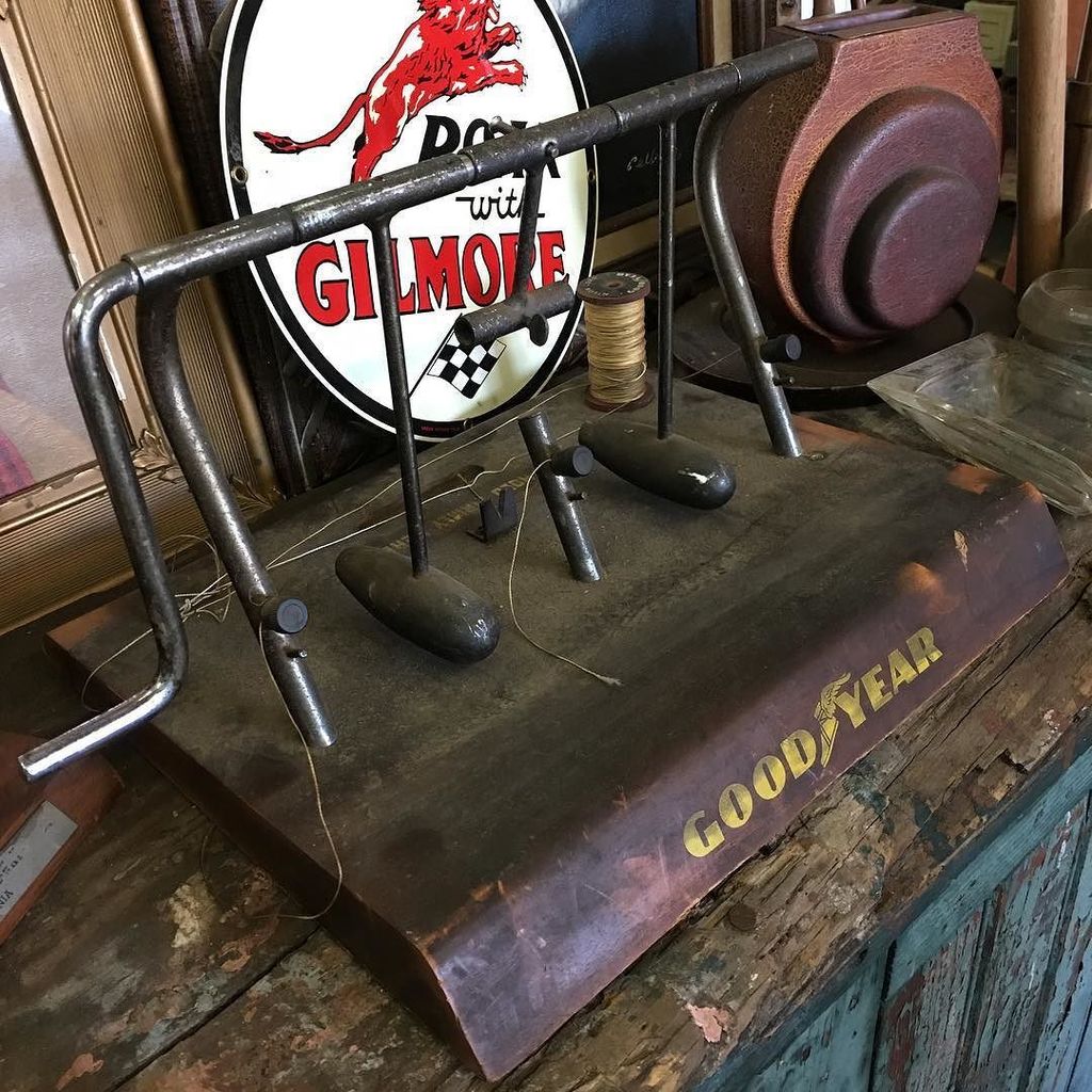 RustoredSalvage's tweet photo. @mikewolfeamericanpicker @rjwolfepicker no one I knows has a clue to what this is. Any ide… https://t.co/tFPu19QApe https://t.co/GwbO2C6GuL