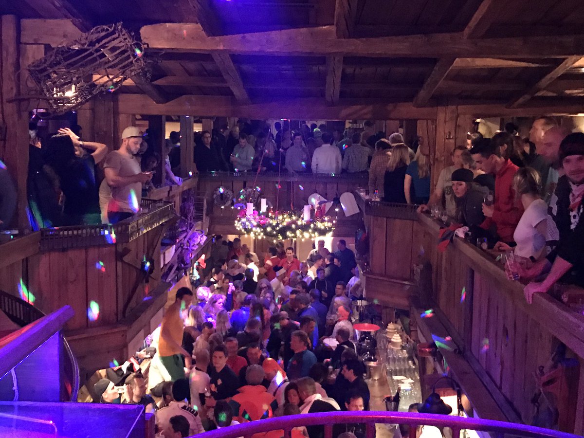 sweettweetangie's tweet photo. Mach ma halt wieder Party. Nützt ja nix 😜💃🏼#Ischgl #trofanaalm #xandl #hulapalu #partyon https://t.co/d64GgWTWiC