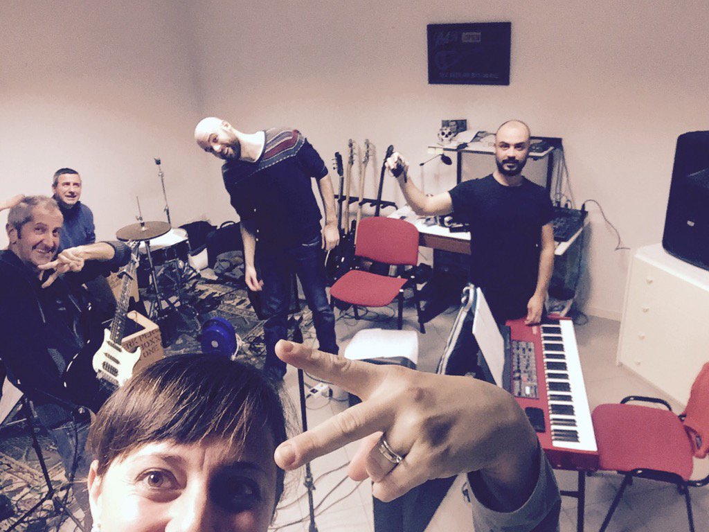 JessicaSoleSun's tweet photo. #preparazione#performance#traccedime https://t.co/HCiMHBOJ1V
