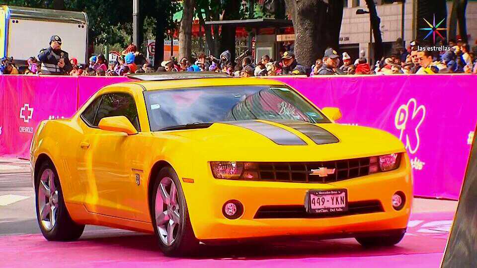 luigizs_'s tweet photo. #Transformers #BoloFest2016 #OptimusPrime #bumblebee https://t.co/LCEeguQqAr