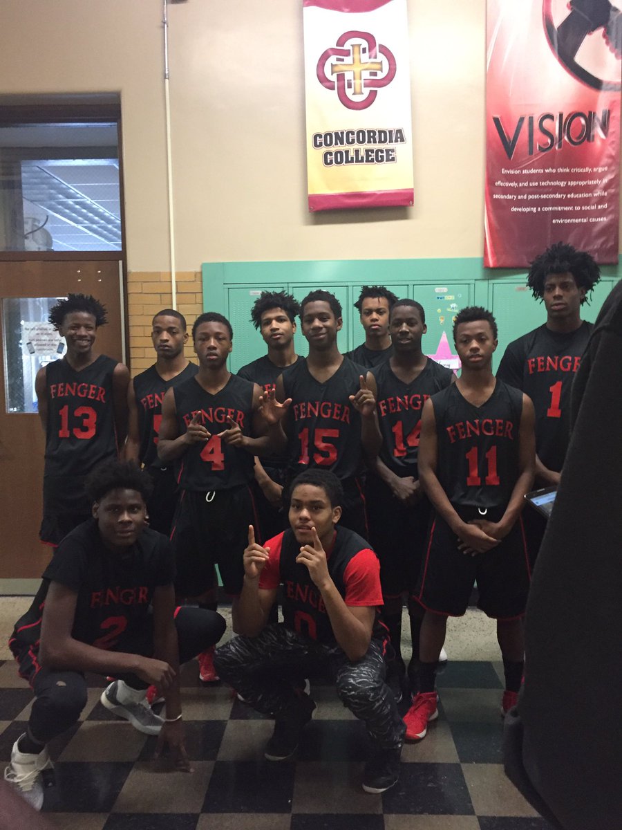 darnelldavis4's tweet photo. Brong the trophy home where it belongs 🏆🔐😈🅿️🏀#FengerTitans https://t.co/bS7nVFGV0H