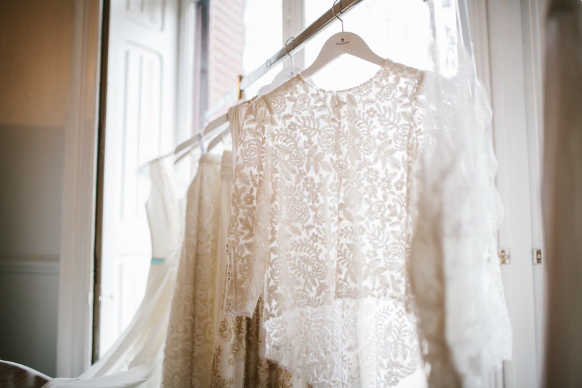 Vestidos de novia de dos piezas con delicados cuerpos de encaje ha sido la propuesta de <a href="/Ernesto_Terron/">Ernesto Terrón</a> presente en #loveandwinterferia