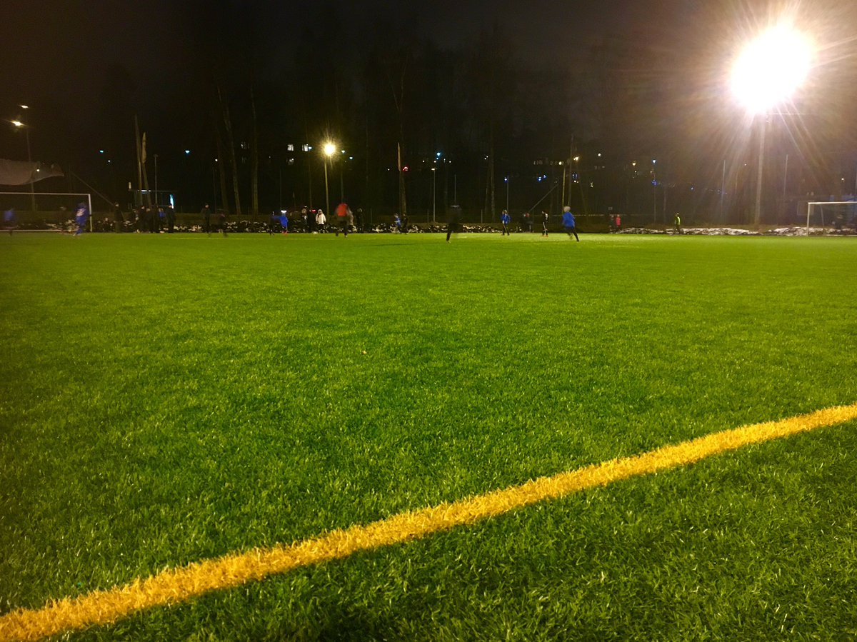 kapyp06's tweet photo. #KapyP06 Sininen kiittää @kapa06city'a kutsusta ja harkkapelistä #pikkupekkaareena'lla #kyllätäällätarkenee https://t.co/EqrPg5kDWB