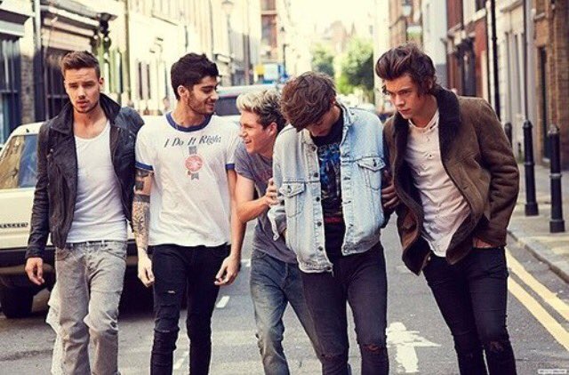 hs_est1994's tweet photo. #3YearsofMidnightMemories ❤️❤️ https://t.co/5w5T9dHX7v