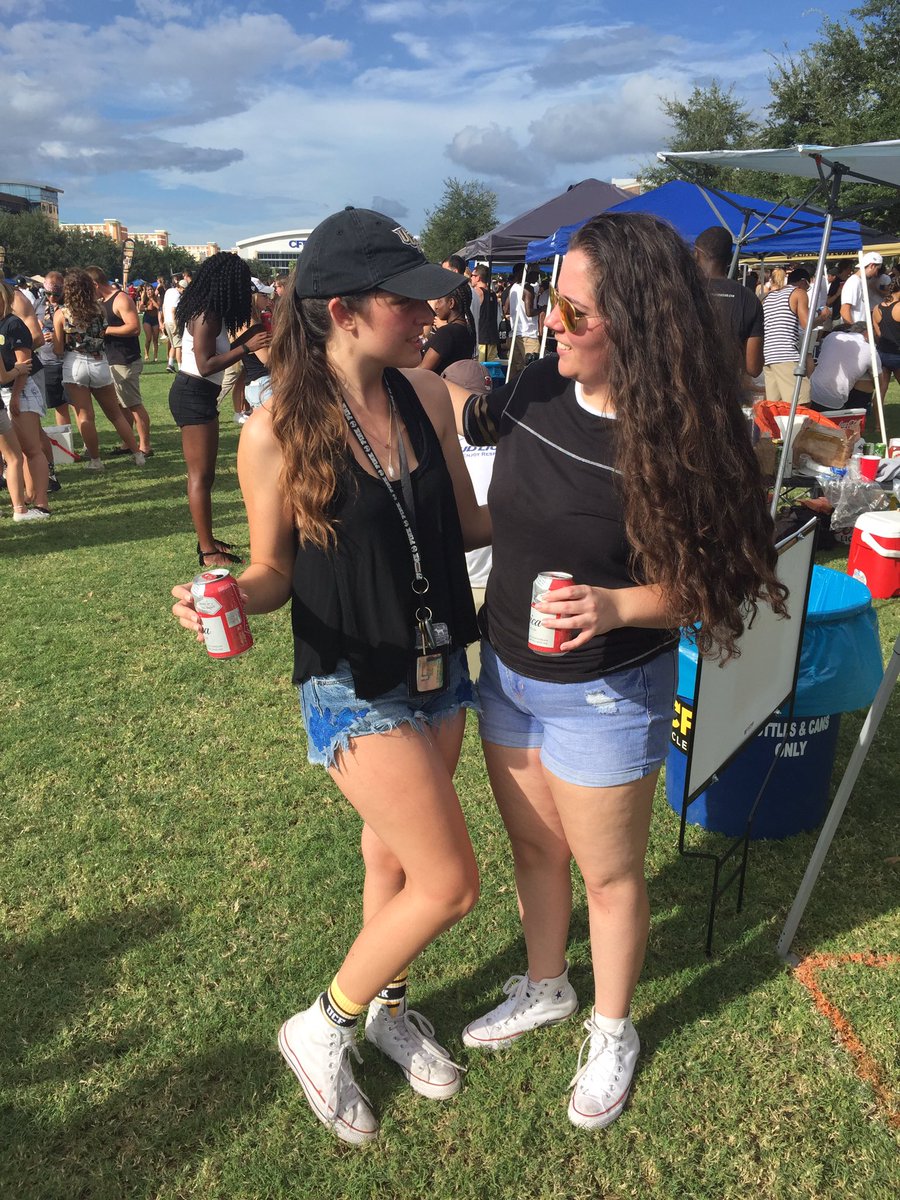 babysaymyNAME's tweet photo. happy birthday to my fav ily #ToastGiving πβ€οΈ https://t.co/lEOCOXBo8l