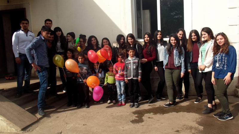 ArSU_Tweets's tweet photo. Visit of #charity to #Getavan, #Mardakert
#ArSU #Arstakh #NKR #Karabakh #FacultyofEconomics
https://t.co/i59w1QFbzC https://t.co/YkVHfUQ91c