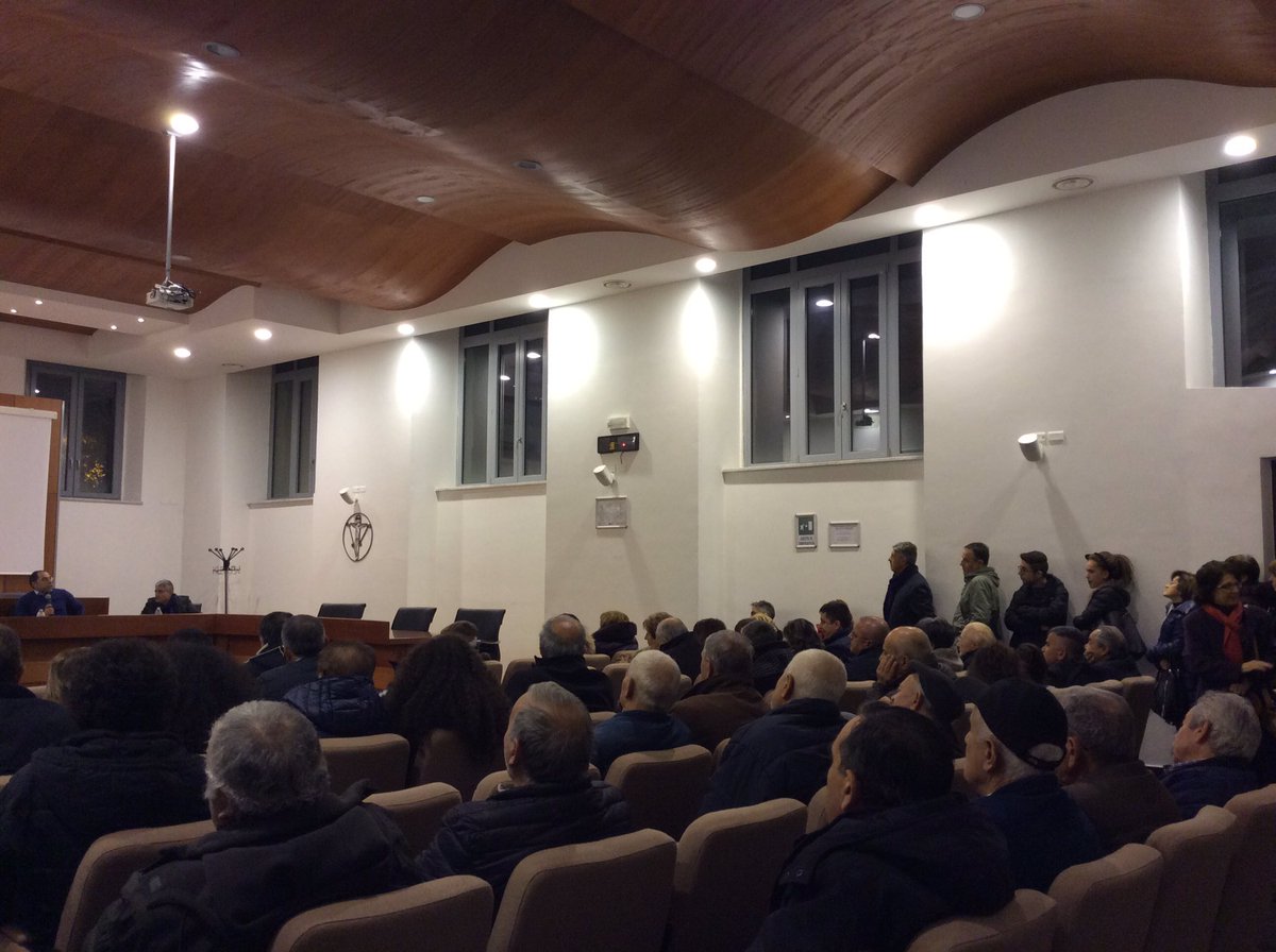 #lagonegro <a href="/pierolacorazza/">Piero Lacorazza</a> risparmio costi della politica è circa 50Meuro bastava unire <a href="/StopTrivelle/">Referendum 2016</a> e amministrative risparmio 300Meuro