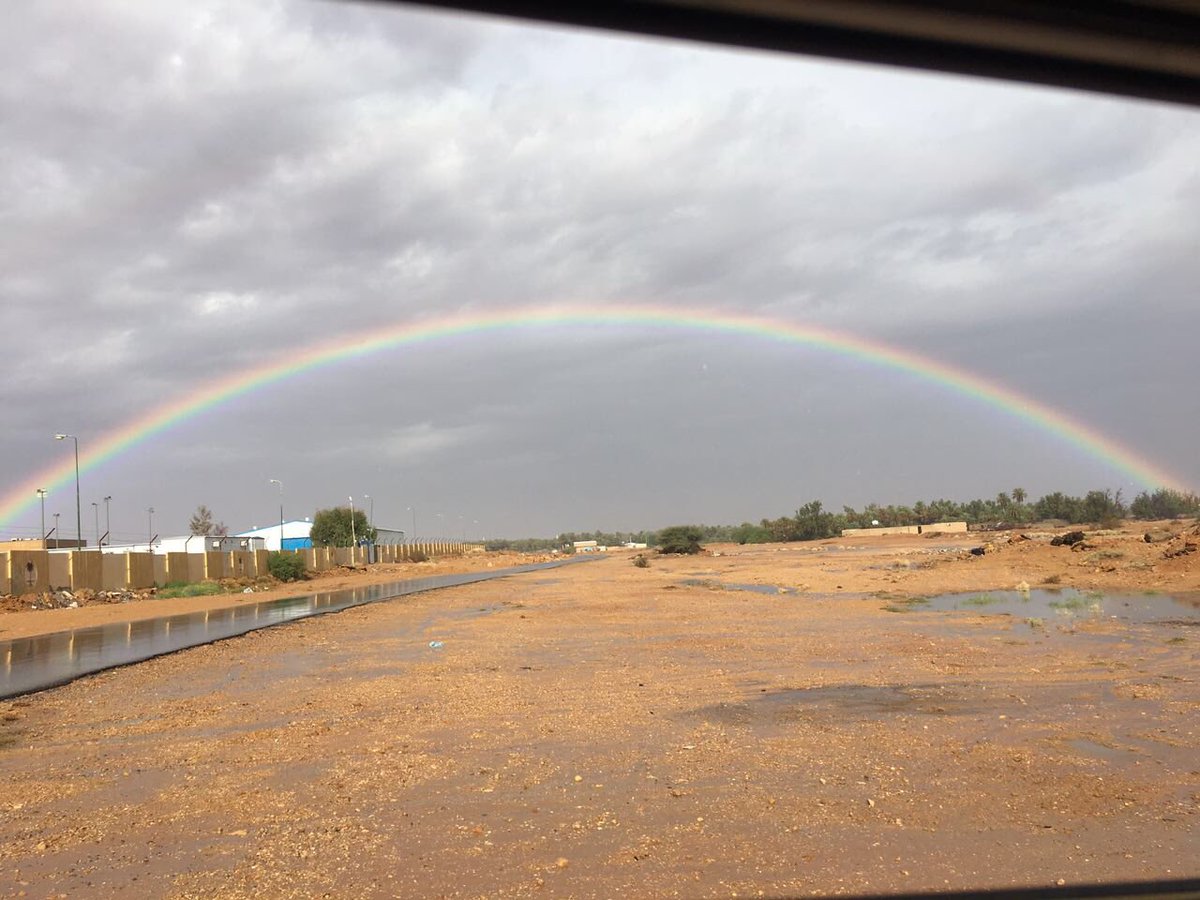 وتزينت سماؤنا بألوان الطيف الجميلة بعد حفلة رائعة مع المطر #المجمعة