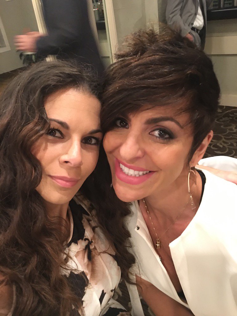 RobynJLevy's tweet photo. I'm a lucky lady @RCleflor 😜 https://t.co/7JA2JJmYsr