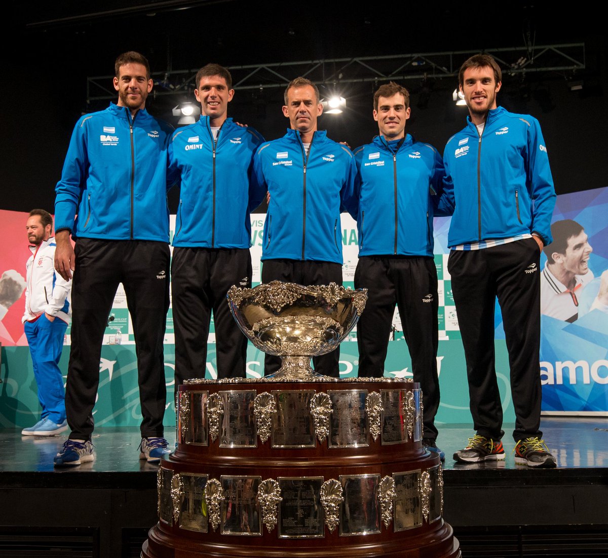Sportia's tweet photo. 🇦🇷🇦🇷🇦🇷 🇦🇷🇦🇷 🇦🇷🇦🇷🇦🇷🇦🇷🇦🇷🇦🇷🇦🇷🇦🇷
ARGENTINA CAMPEÓN DE LA COPA DAVIS. https://t.co/rXoLxWk79j