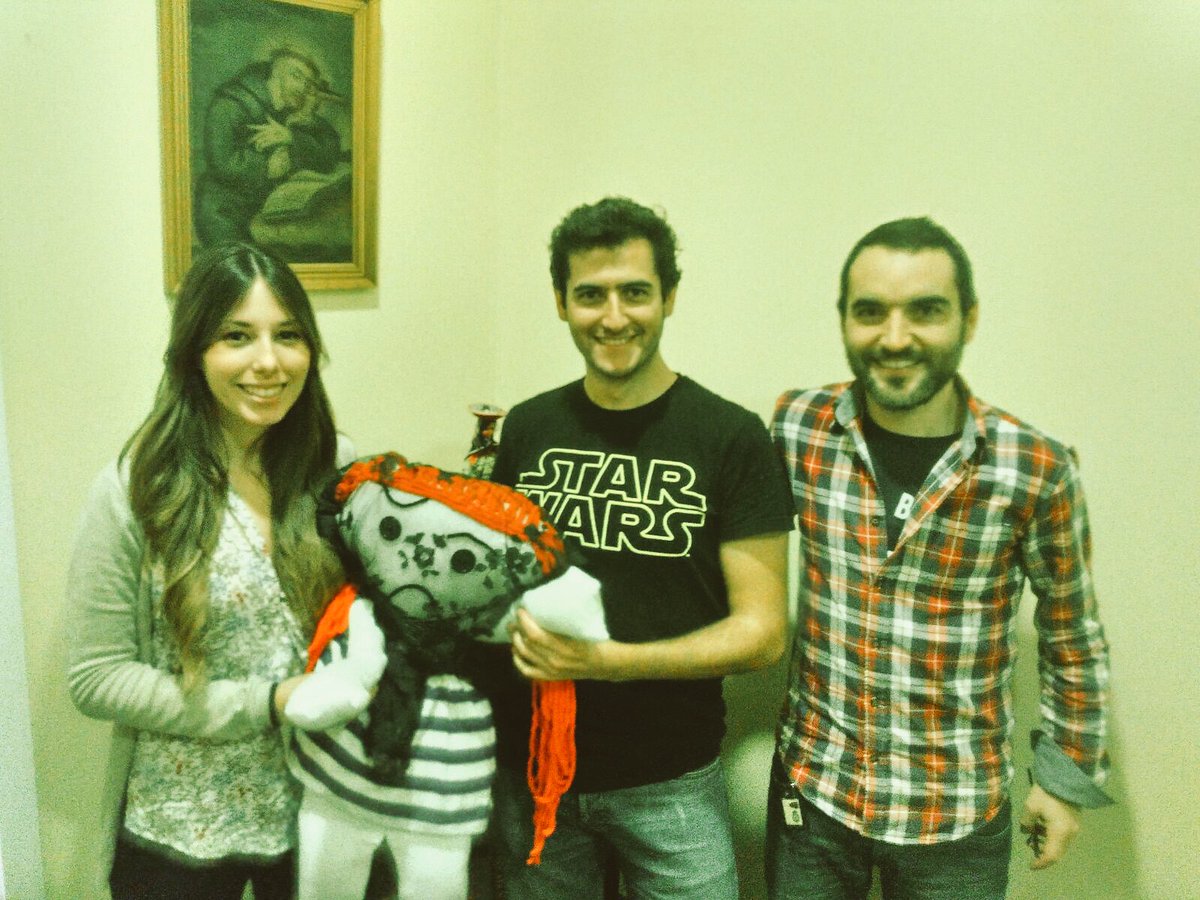 thecubeescape's tweet photo. Estos 3 valientes escapers se enfrentaron a La Maldicion de Amy Rosse y casi consiguen escapar con éxito!! #escapecube #escaperoom https://t.co/ODipc3Yk1O