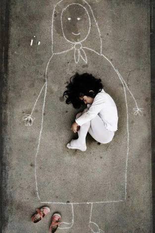 SöyLeyin~Ona,
NasıL~Sevdigimi
~Haydi SöyLe,
RüyaLarda~Gördüğümü.

#RABBİM in
~Rahmeti nin,
En~GüzeL
~TeceLLisidir,
#ANNE..✏

🌹<a href="/nesli74_sah/">nesli şah</a> 🌙