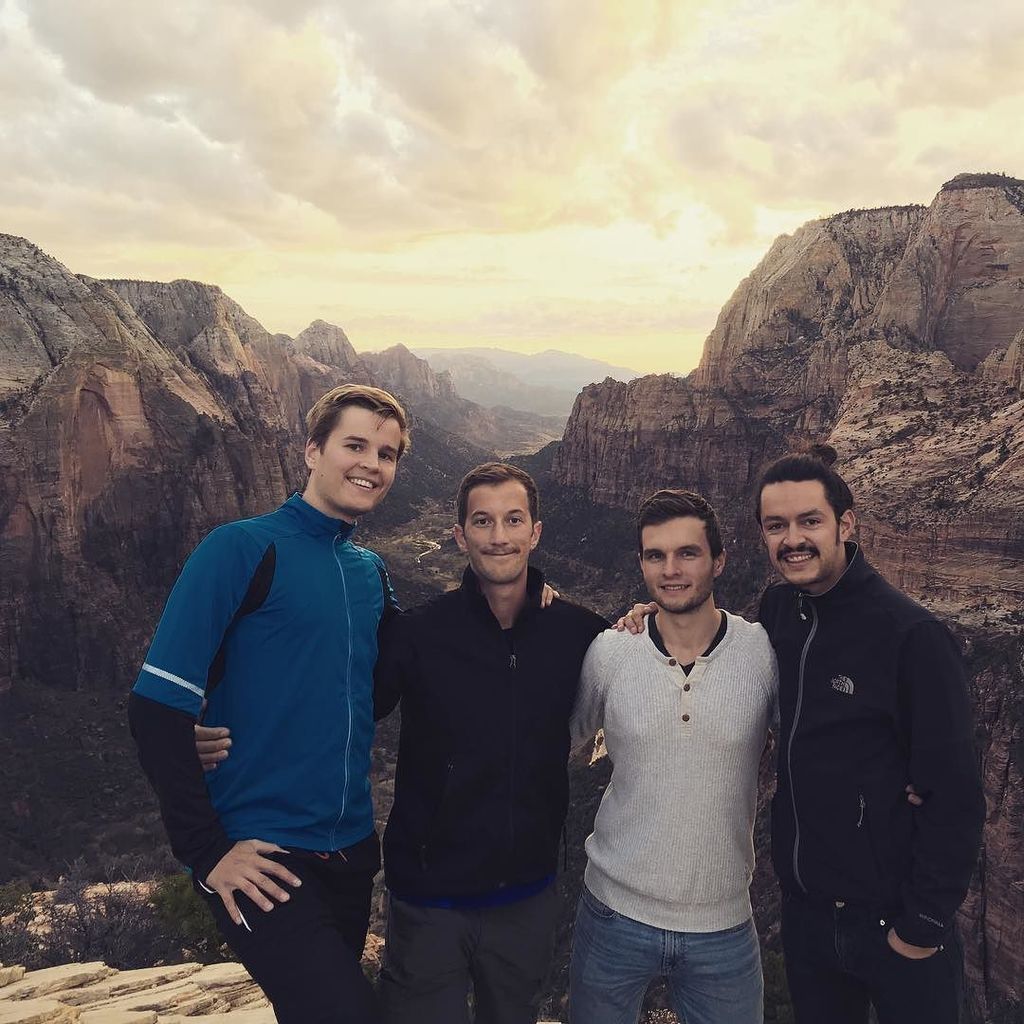 aou_house's tweet photo. Four-state road trip day two: Zion Canyon #äöü_house #angelslanding #zion #utah #sunset #h… https://t.co/gpzX04eiJk https://t.co/vQY81Ru7oS