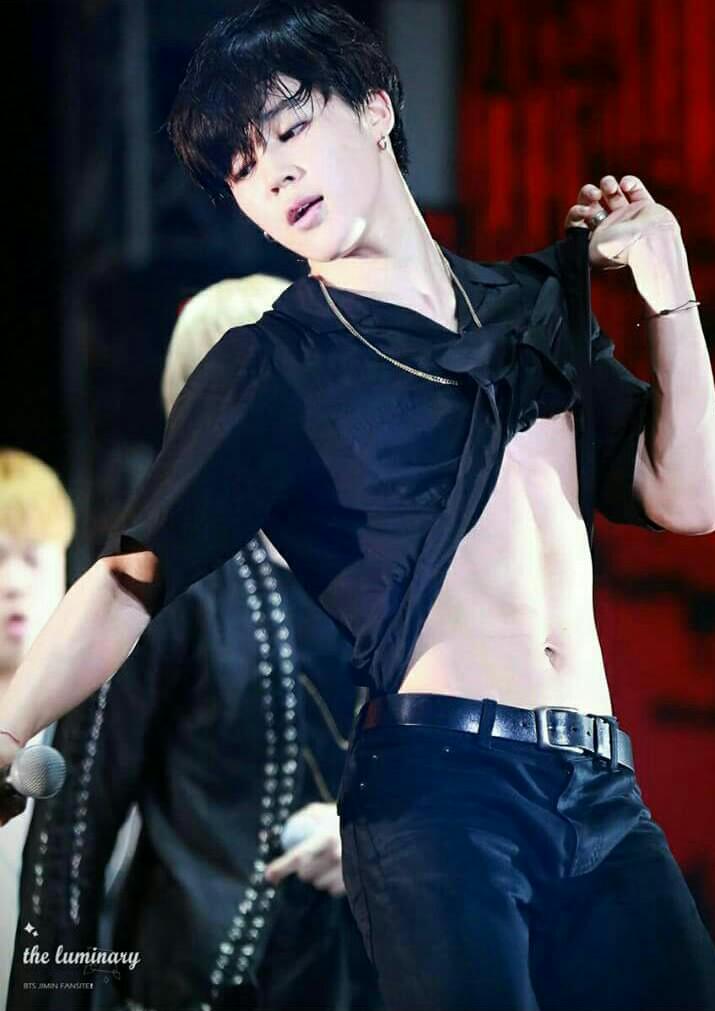 Becauseitsme2's tweet photo. #WeWantBTSinSpain 🌚 #40GlobalShow62 https://t.co/ceNCaWvhKq