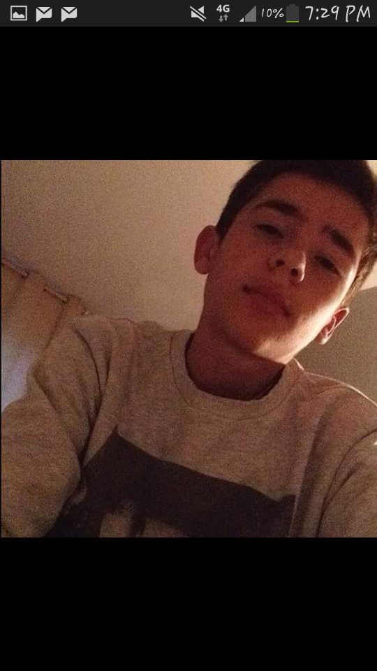 AMAZiNG_vZ's tweet photo. Bon voila notre magnifique @FreeZyR6S qui insulte des meres et qui fais le voyou virtuel voila un max de RT svp @UchiwaVegeta @TheZeyd https://t.co/2coING1sGU