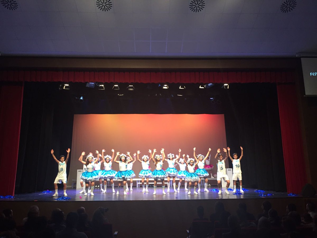 telesafor_'s tweet image. #festivalinfantil @falles_Gandia actuació falla @FallaCMIP amb Hui som millors.