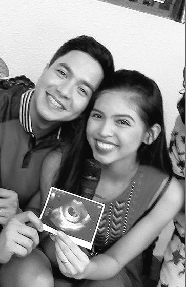 SumaSarabeGirls's tweet photo. " Two little Faces with matching grins..Nothing could be any sweeter than twins " 

Happy Monday ADN👋📲
#ALDUBTwins 
© https://t.co/8ke0E9dccw