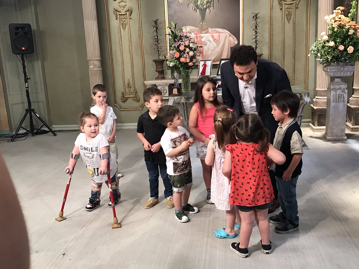 mirthalegrand's tweet photo. #TopaconMirtha en el corte @diegotopaok amoroso con todos los niños invitándolos a bailar https://t.co/wS6cRBG2GU