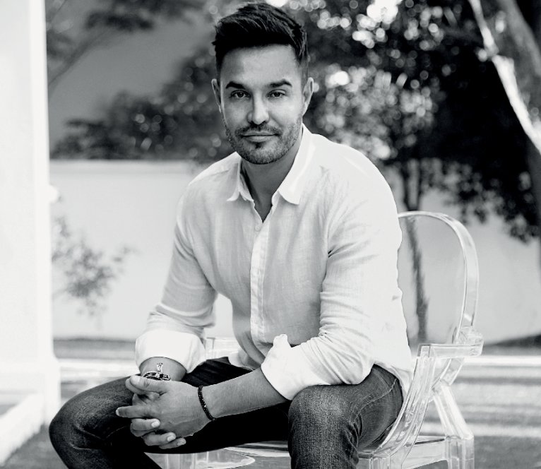 ShimmyLC's tweet photo. @Nicky_V_D_W has launched restaurants, dabbled in mining &amp; even owned supermarkets
But now the @ShimmyLC CEO feels like he's finally arrived https://t.co/VwHsgogAQT