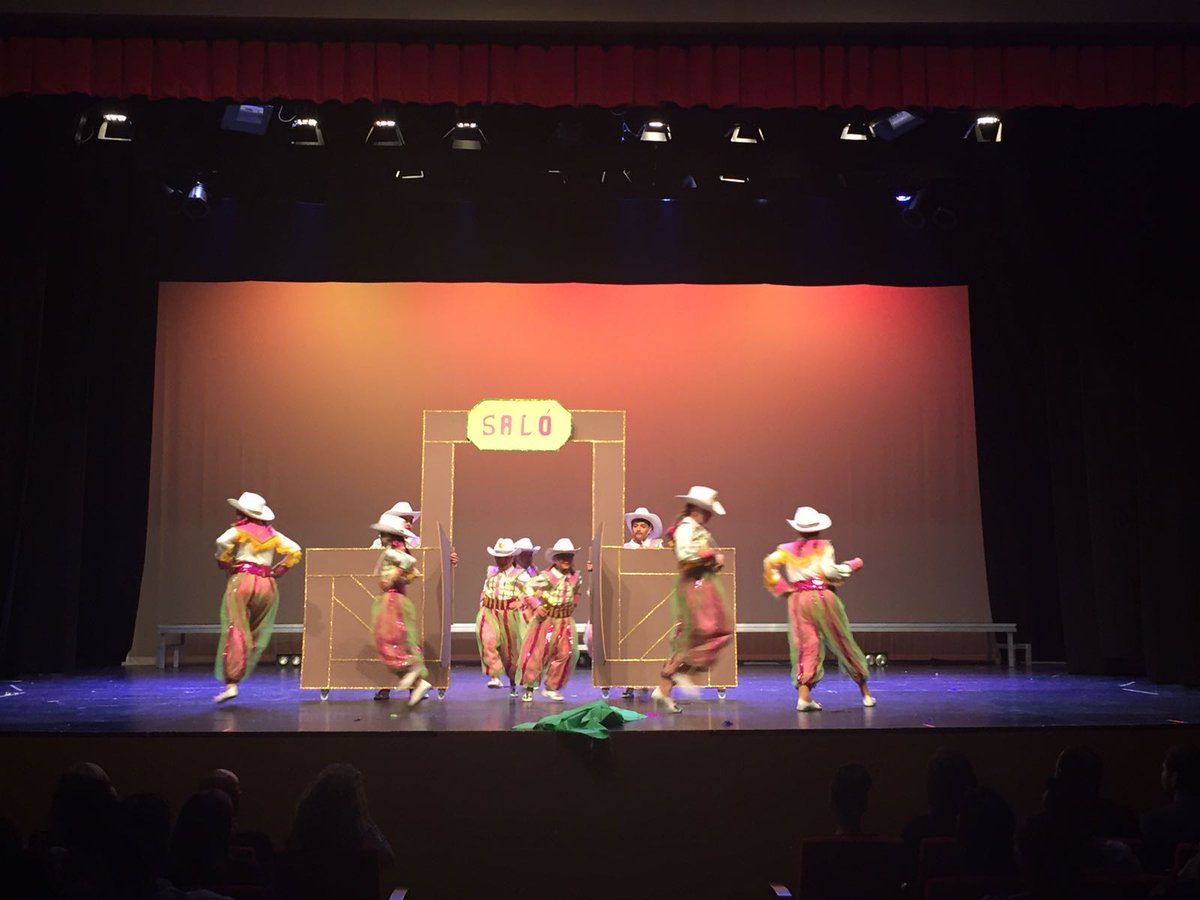 telesafor_'s tweet photo. #festivalinfantil @falles_Gandia actuació falla del @FallaPradoGND amb Prado West. https://t.co/iNU708dqV1