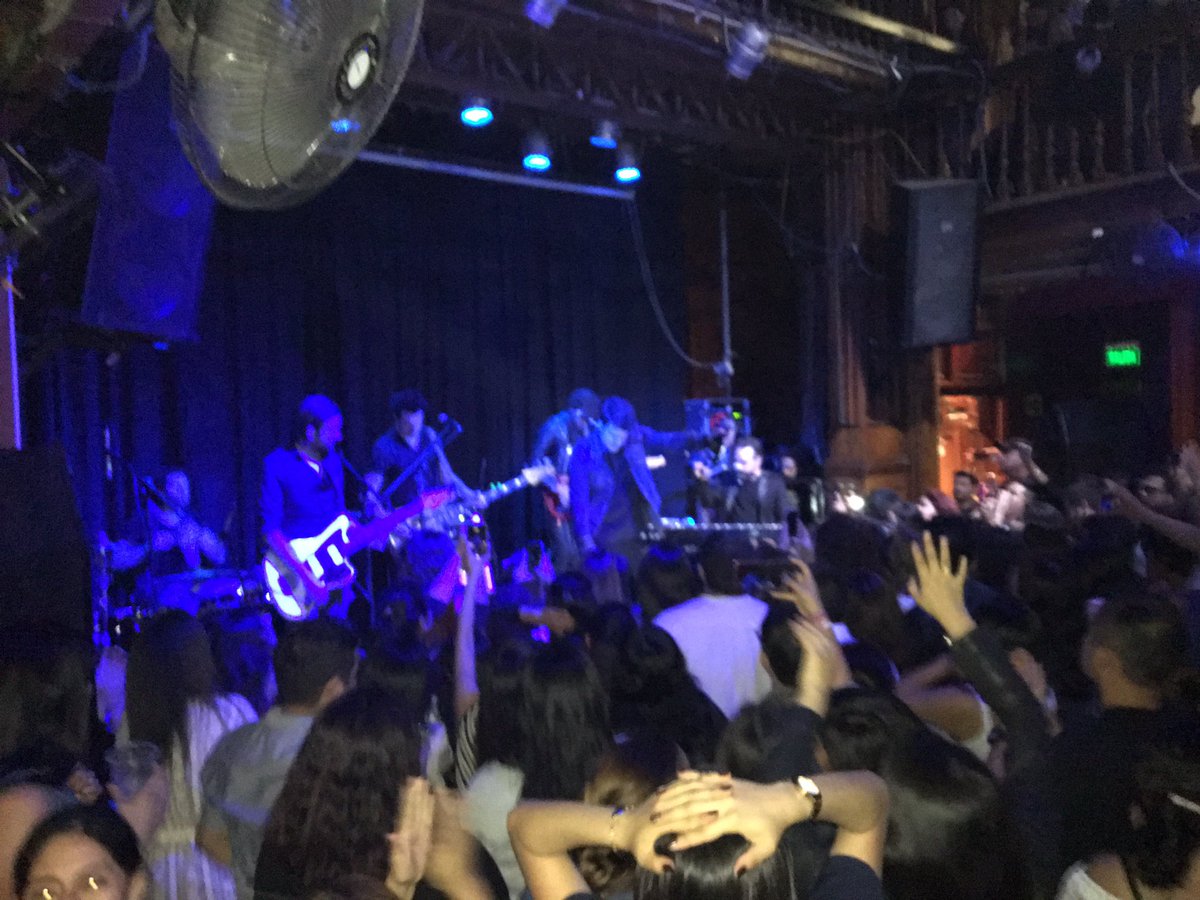 Tacticarlita's tweet photo. @_danielmartin_ gracias por la gran noche en LaNoche!!! Fue lo mejor escucharte y verte! Vuelve pronto a Lima https://t.co/0VicQuaUiV