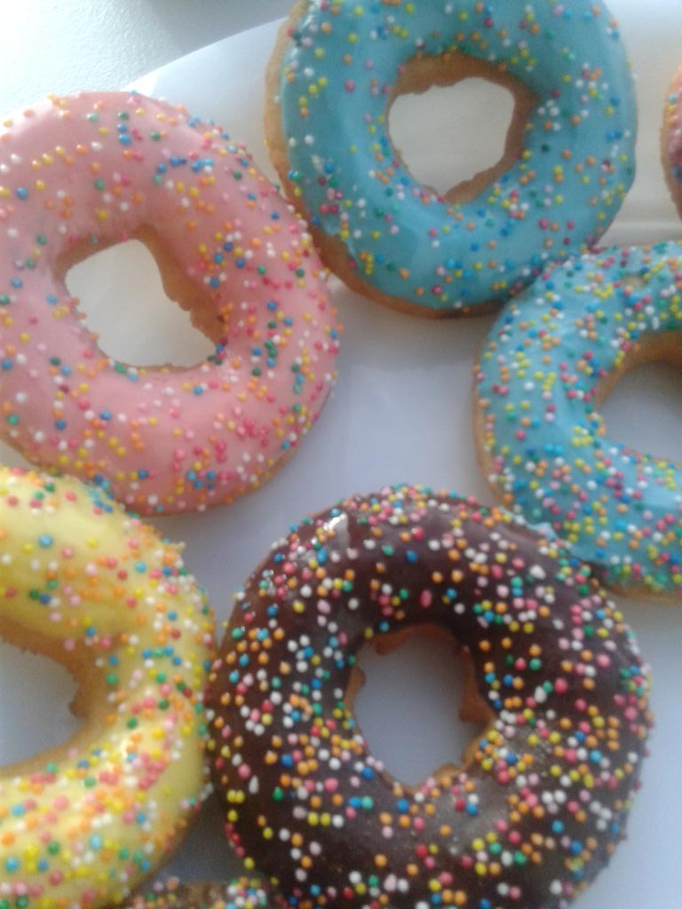 ACJMcInt0sh's tweet photo. Sugary treat for support team . 100's & 1000's of new features to talk about #DigitalTransformation #projecttrilogy https://t.co/MMY4UC5fT5