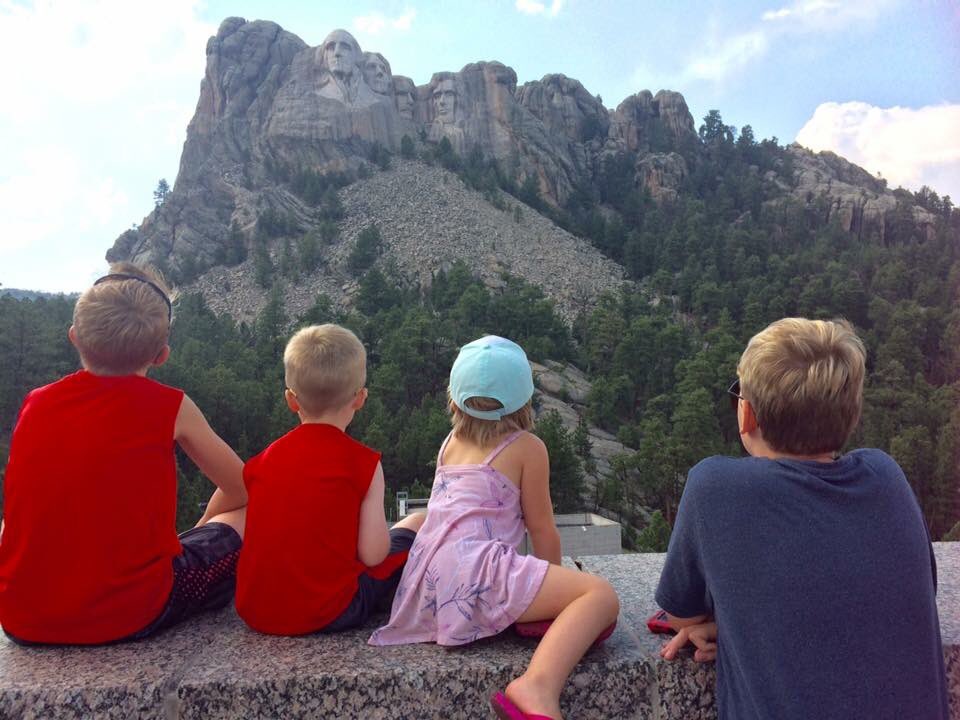 WolfClanAdv's tweet photo. Great view @MountRushmoreNM #familytravel #stonefaced https://t.co/d2jhsokl7Z