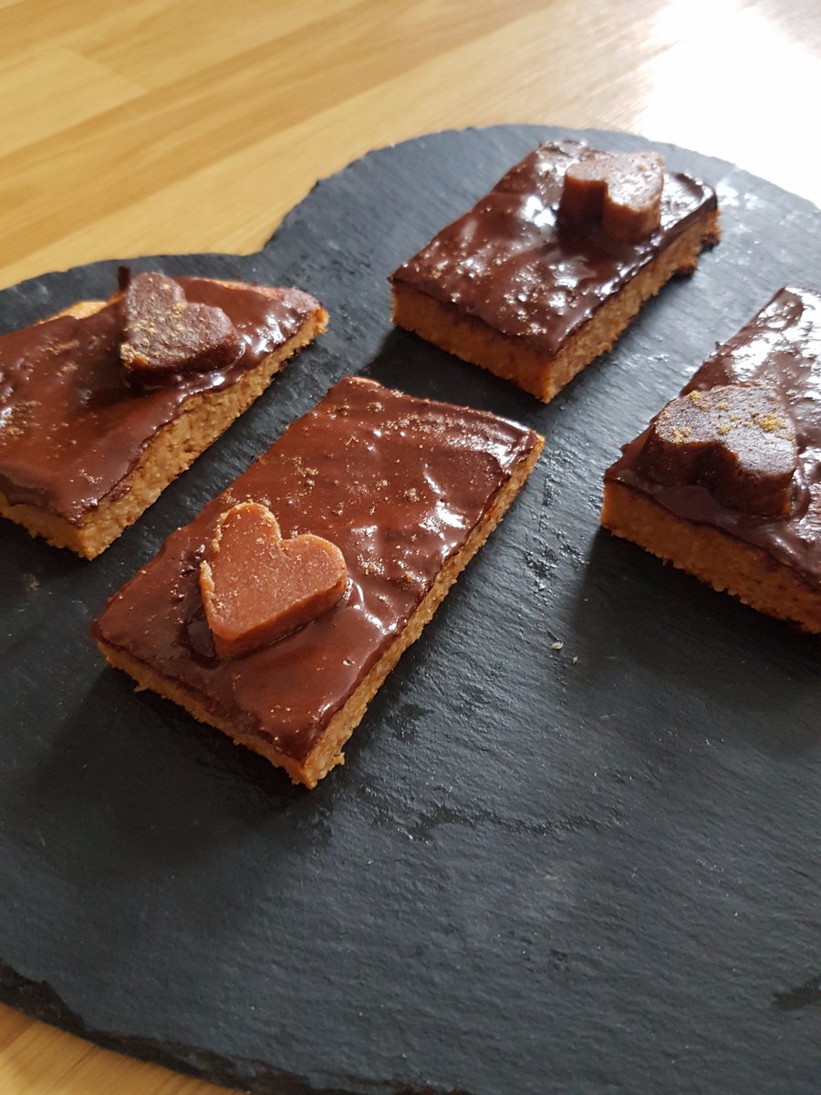 vickimellard's tweet photo. New festive recipe is up on my blog https://t.co/BcOBk3F4FF #baking #chistmasrecipe #foodie #weblogmcr https://t.co/8vkRWcwKDQ