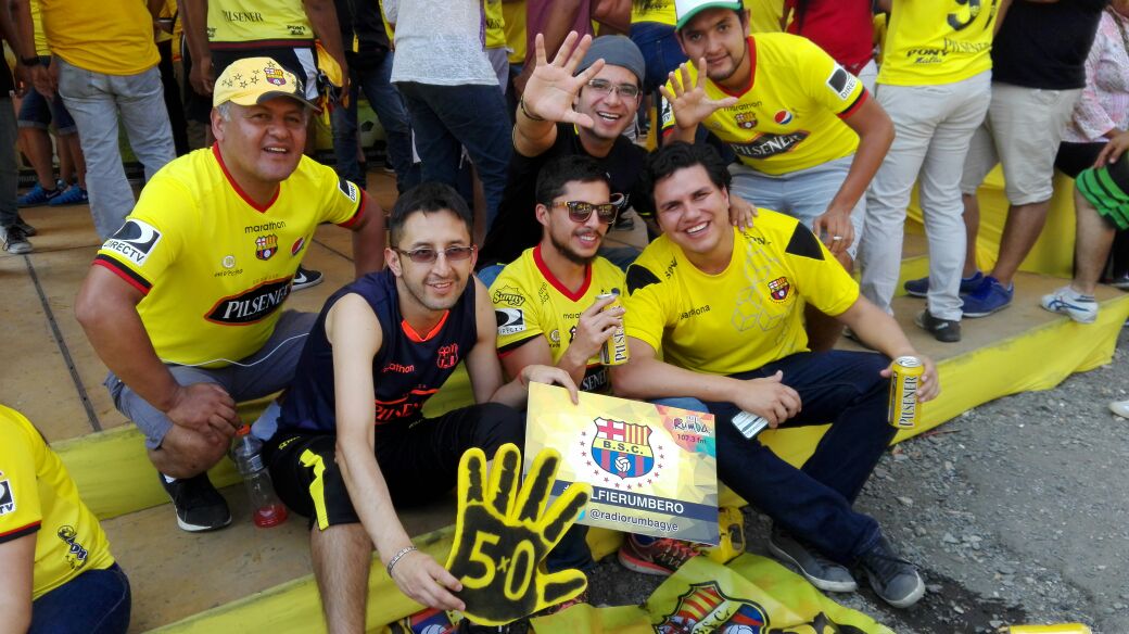 RadioRumbaEc's tweet photo. Así lucen los exteriores del Estadio #selfierumbero #ClasicoDelAstillero https://t.co/5S9fbdO2ev