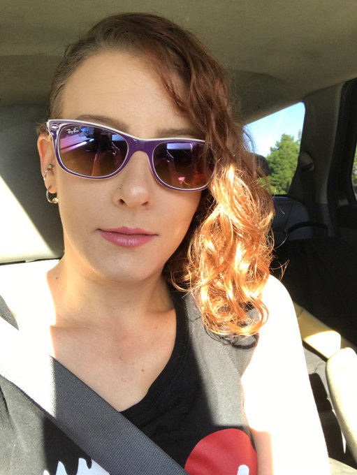 Woooot #selfiesfromthesilencescar #happykel https://t.co/KEAJ69z5aE<a href="/tag/selfiesfromthesilencescar"class="tags">#selfiesfromthesilencescar</a><a href="/tag/happykel"class="tags">#happykel</a>