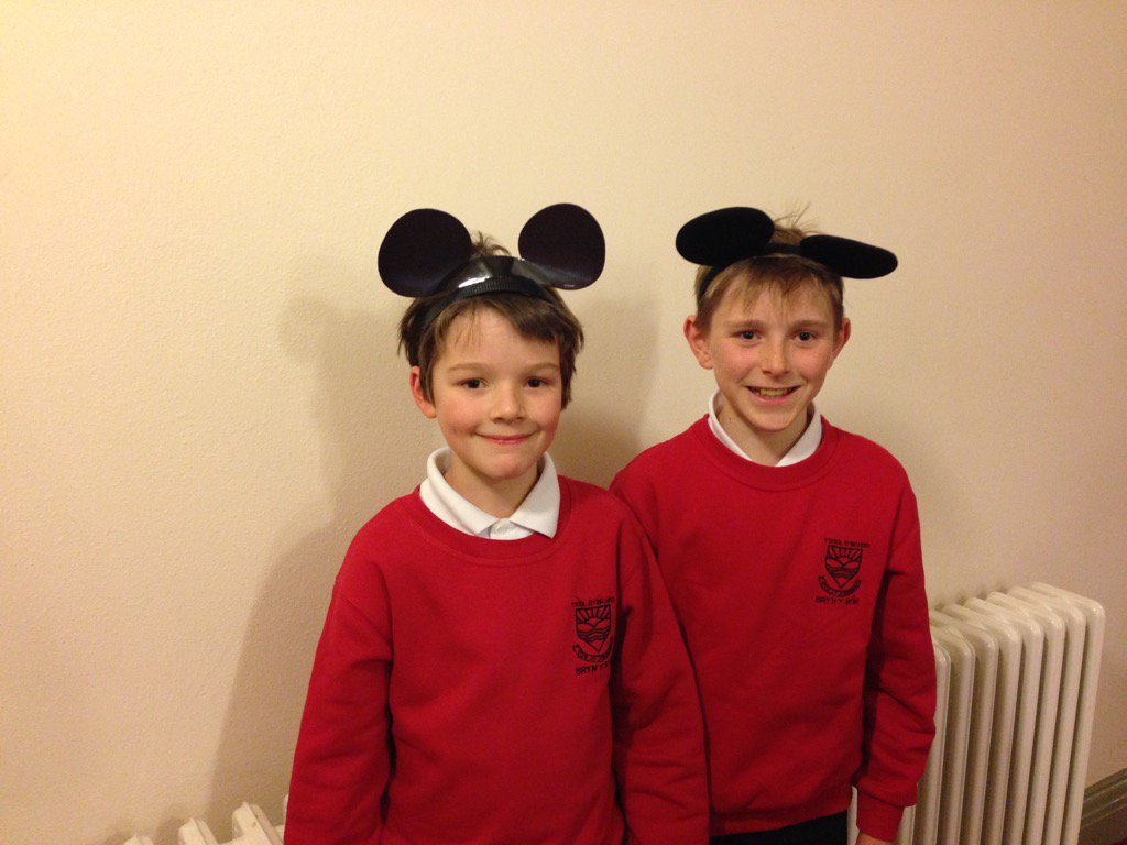 Mwynhau yng Nghyngerdd Blynyddol yn y Brangwyn <a href="/SwanseaMusic1/">SwanseaMusic</a> <a href="/FriendsofWGYM/">FriendsofWGYM</a> <a href="/YGGBrynymor1/">YsgolGymraegBrynymor</a> #gwych