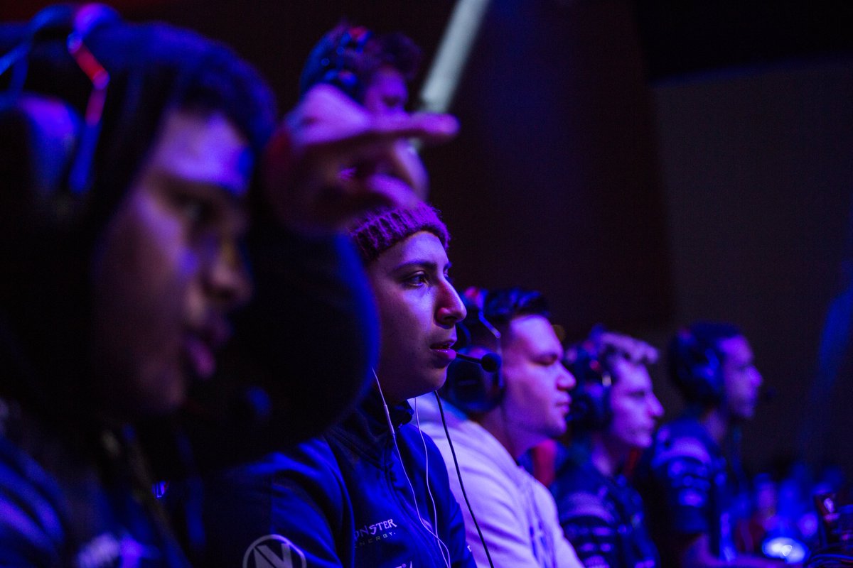 GearsEsports's tweet photo. Score Update: @OpTicGaming wins 2-0 over @TeamEnVyUs to move into the Grand Finals on https://t.co/6Rp7mmPuYq #GearsProCircuit #300k https://t.co/NIeqkClmQc