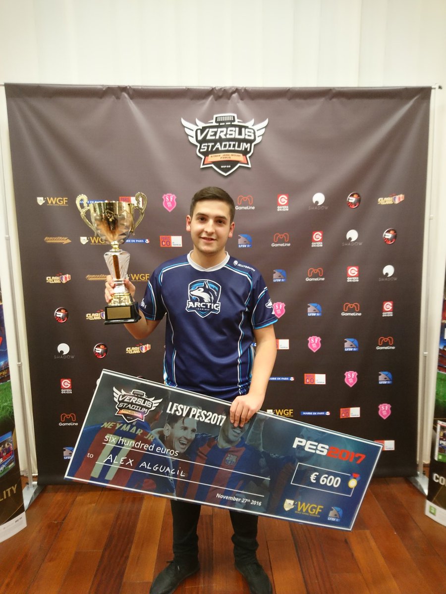 AlexAlguacil8's tweet photo. Campeón🏆🏆 @VersusStadium #Pes2017 here in París 🗼!! YEAH!!! https://t.co/WhDdBO5xVA
