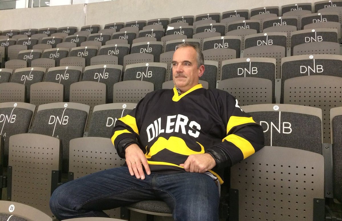 Oilers' fotograf Oddmund Sola åpenhjertig om møtet med prostatakreft. oilers.no/nyheter/bart-p… Verdt en retweet. #sammenervisterke #2hockey