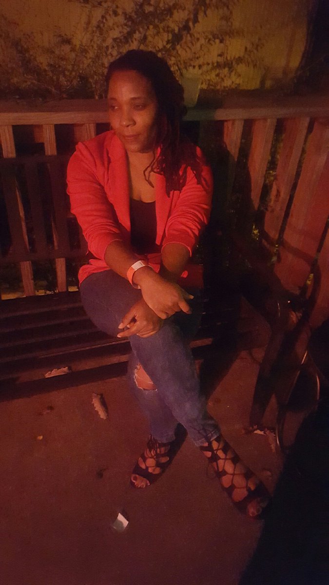 SingerStephB4's tweet photo. Enjoying the music! #music #songwriter #singer #reggae #r&amp;b #Radio #studio #stephb https://t.co/loUf9yMzq6