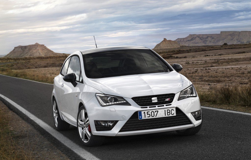 soloautos's tweet photo. #CompradeAuto ¿Buscas un deportivo hatchbacks subcompacto?, te damos varias opciones... https://t.co/wpC0gRlqcZ https://t.co/fBoHVRTJEA