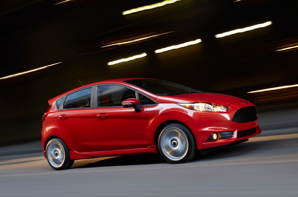 soloautos's tweet photo. #CompradeAuto ¿Buscas un deportivo hatchbacks subcompacto?, te damos varias opciones... https://t.co/wpC0gRlqcZ https://t.co/fBoHVRTJEA