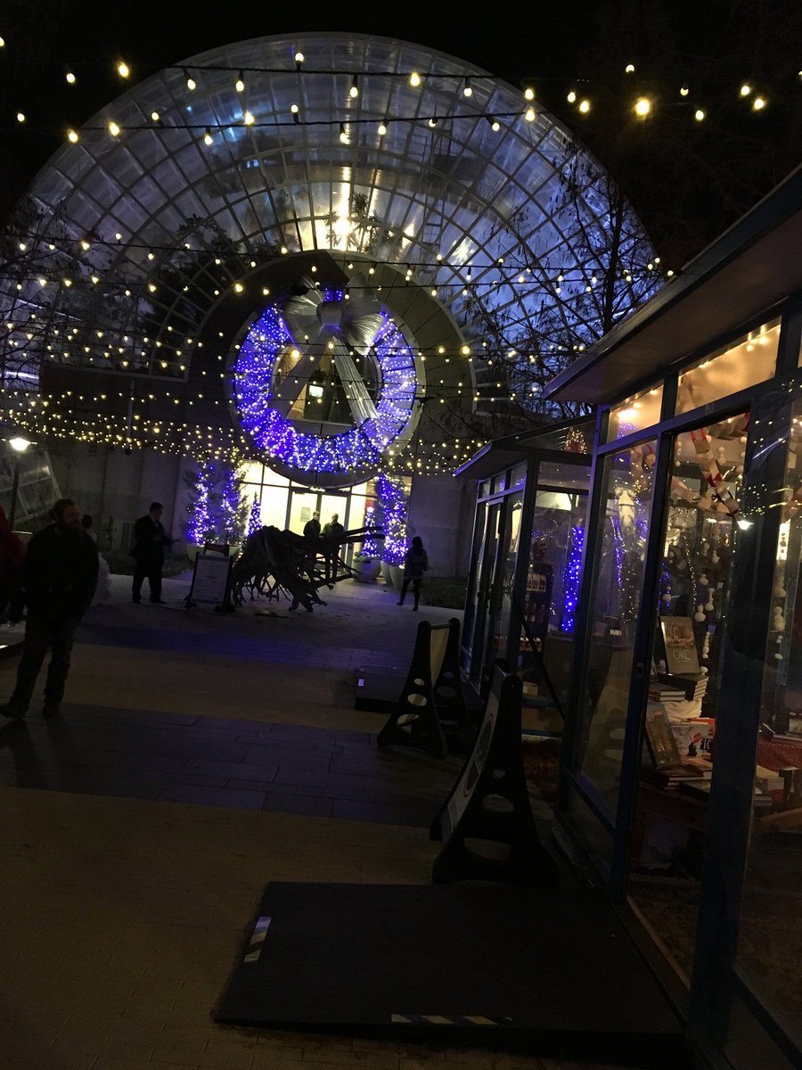 myriadgardens's tweet photo. Our week ahead-> https://t.co/inrx9Eulq2 @WinterShoppes @DevonIceRinkOKC @OGandE #merryandbrightOKC Holiday Carousel, Saturday w/ Santa https://t.co/zst0nSNKjt
