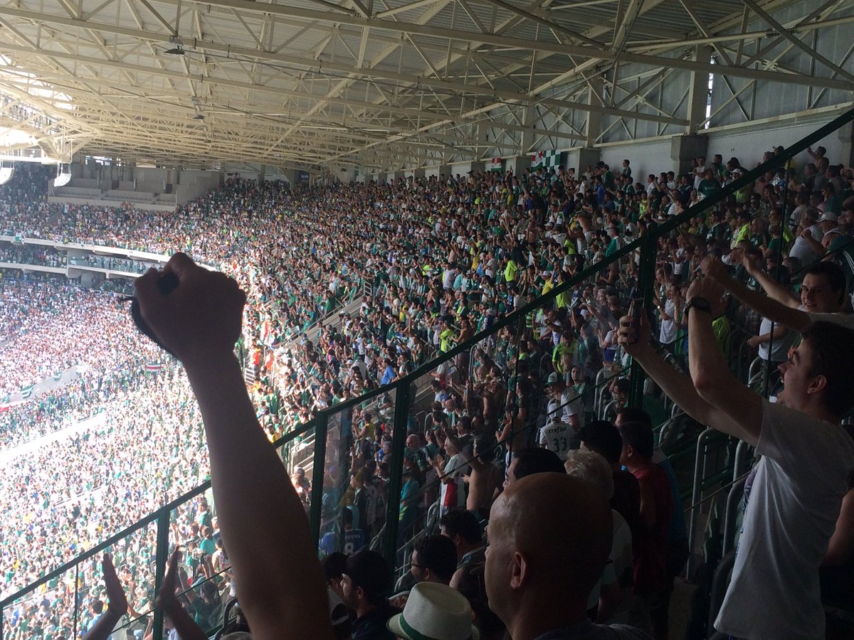 laion's tweet photo. Torcida vai à loucura com o gol. E foi de Fabiano, ex-Chape. Lei do ex. #trpalestra https://t.co/OYnXf7vglt