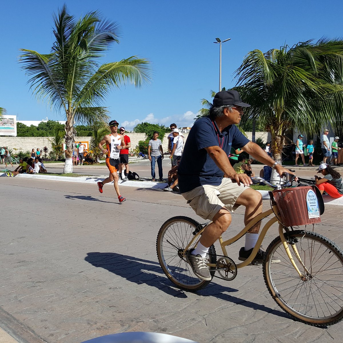 machineparty's tweet photo. Drafting! He's going for the tacos! #IMCOZUMEL #ImCoz #cozumeltri https://t.co/yOtjvtDHYg