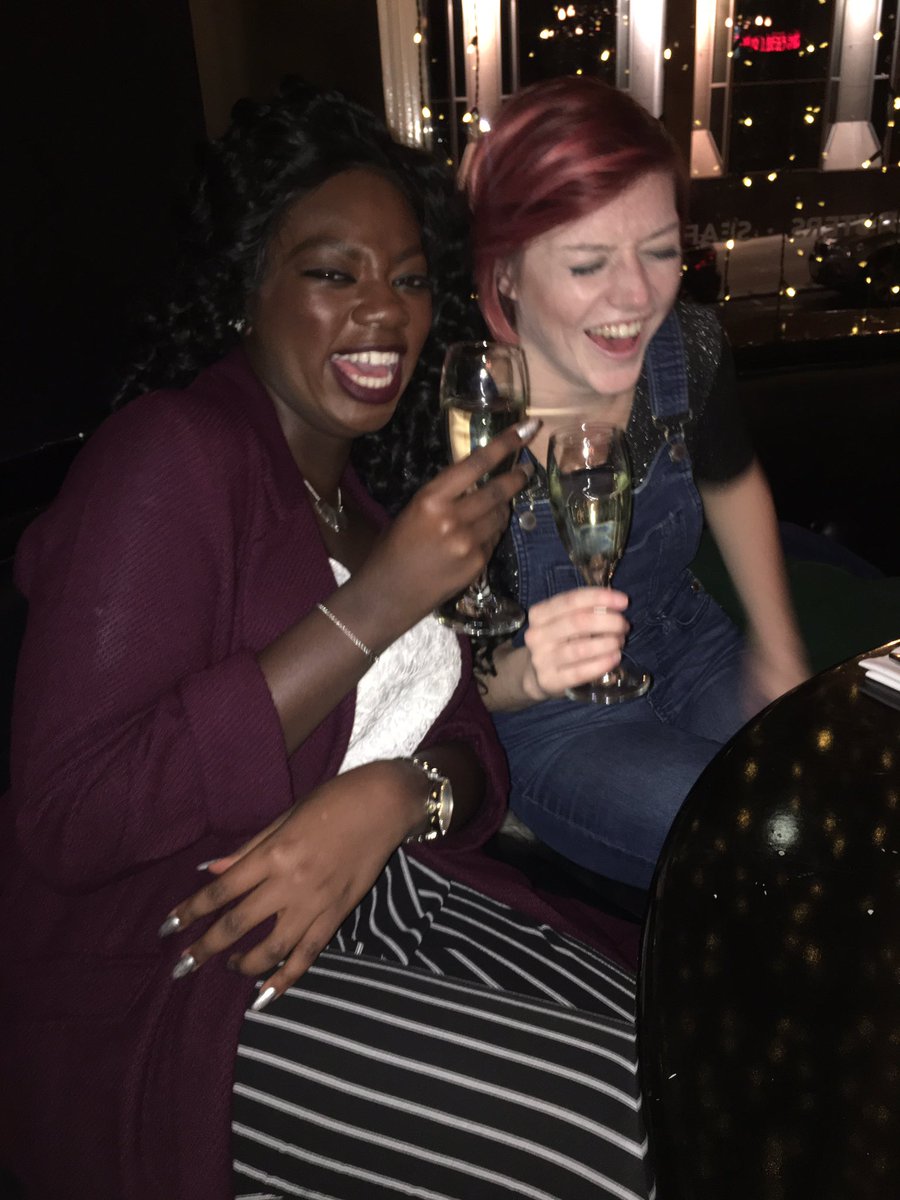 ItsJustMariah_'s tweet photo. Had the best birthday week, everything I could wished for and more... #doublechinsforthewin @Looweese_ 💫🎉 https://t.co/7vgIWVoTOt