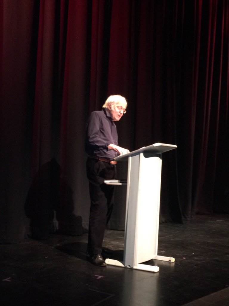 NotesandLetters's tweet photo. The great Michael Pennington giving the most beautiful talk on Lear. The perfect finale to @FstoneBookFest https://t.co/CN91jHs2fu