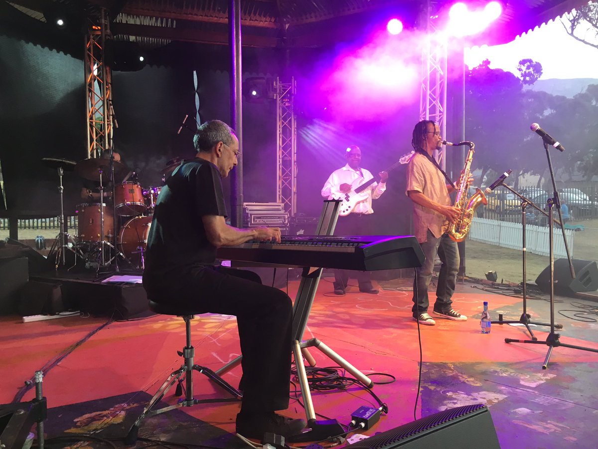 <a href="/McCoyMrubata/">McCoy Mrubata</a> in full Cry at <a href="/woodstock_live/">Woodstock Live</a> even @auriolhays went wow they an amazing band