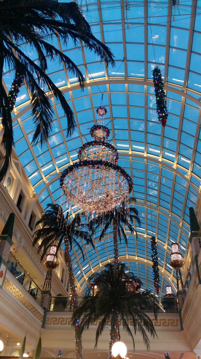 Bazinga_O_o's tweet photo. I had a nice day with mama #manchester  #dayout #boredas https://t.co/9ABkpiTNdC