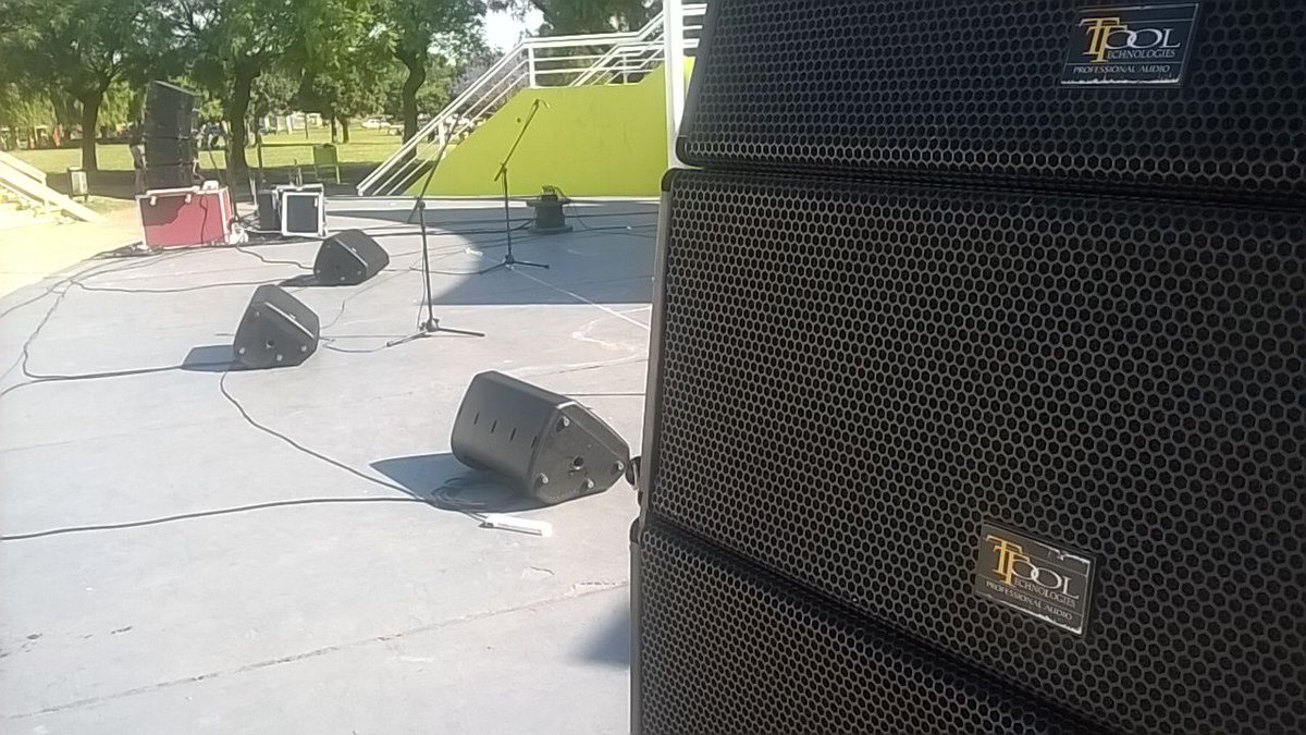 quilmesculturas's tweet photo. Ahora #Backstage en el #ParqueDeLaCiudad de @tarde_rock hoy #Beler #LosNapoliitanos te esperamos! @arieldomene @YoSoyMartiniano https://t.co/WIrpmbap1k