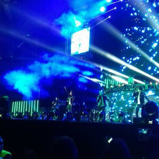 100pre_coder's tweet image. La mejor noche de todas gracias @cd9 los kiero mucho