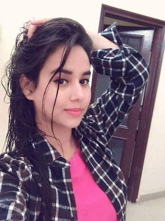 PiryaG's tweet photo. Koi he online to inbox me aao https://t.co/ybJ0PRcUMR