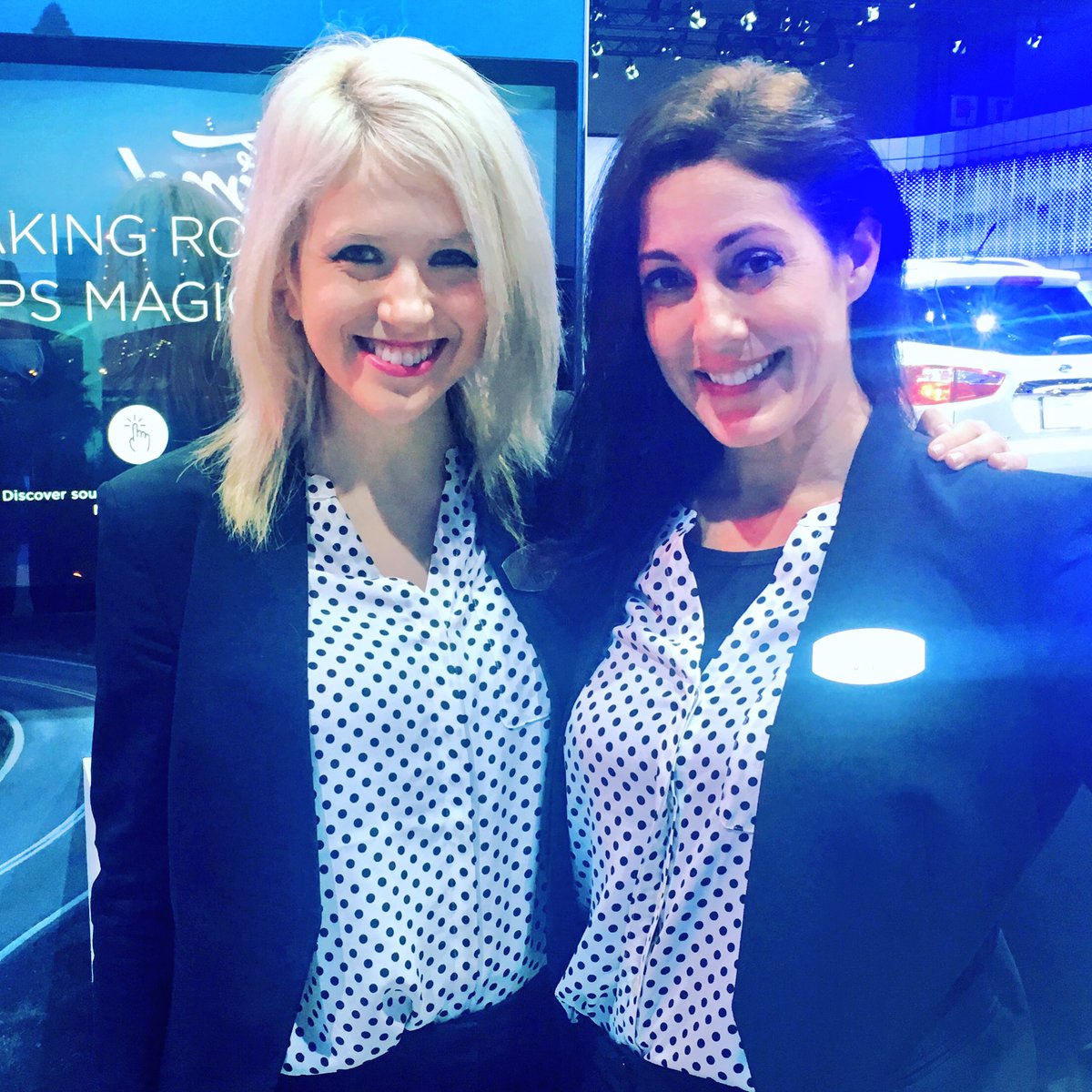 Ford_LauraP's tweet photo. Last day of the #laautoshow - come visit us at #Ford before we drive away! @Ford_Kari @laautoshow #ecosport #laas2016 #fordlaas https://t.co/5ZvM7squVC